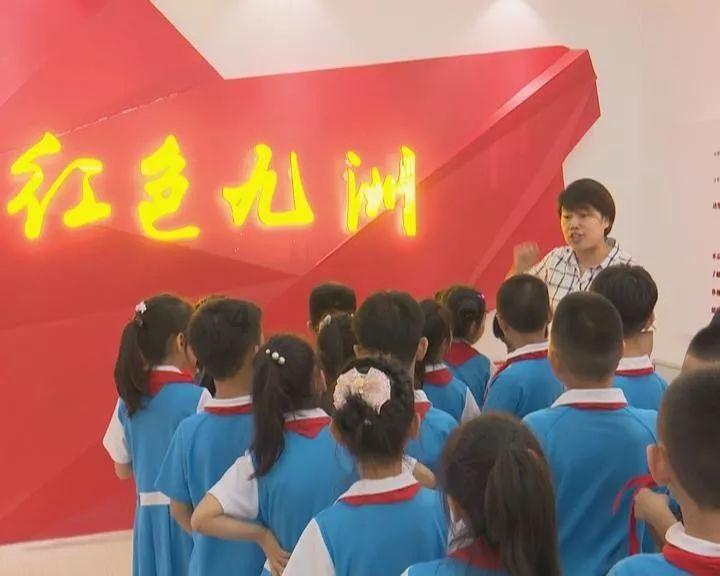 救援传统的印度女孩